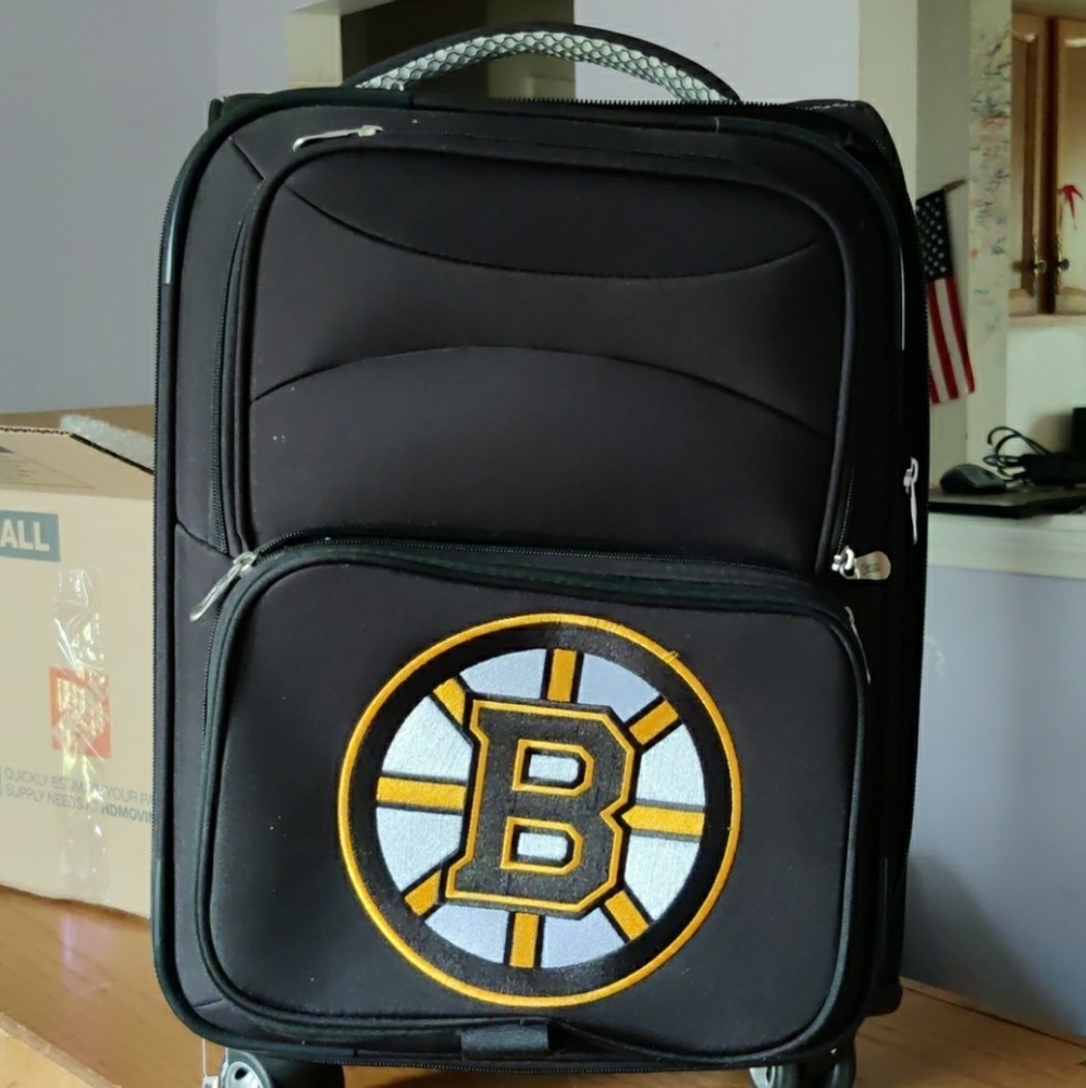 Boston Bruin's 21" Carry-On Luggage with Telescopic Handle & Rolling Wheels